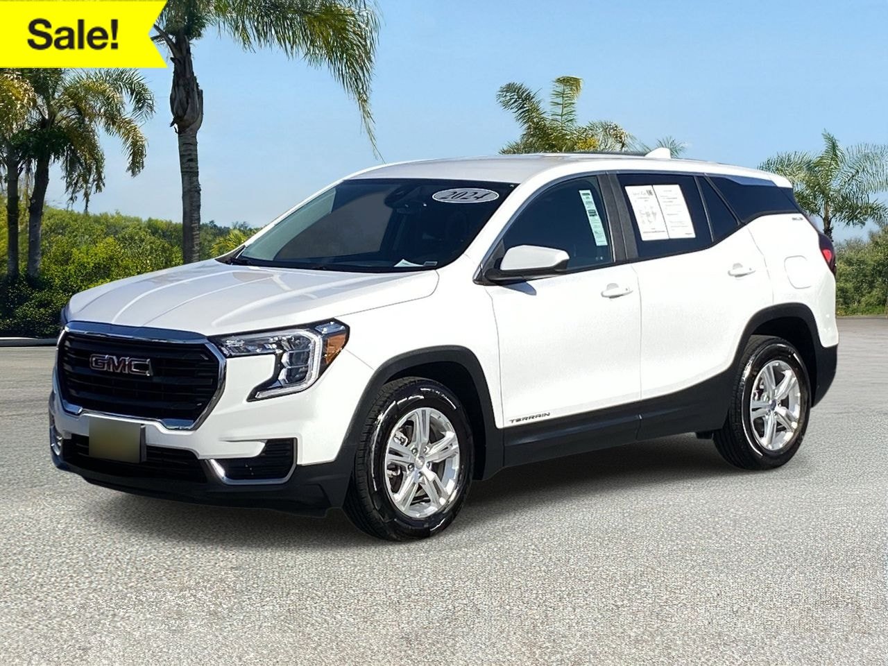 Used 2024 GMC Terrain SLE FWD image 1