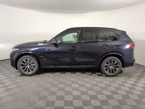Used 2026 BMW X5 sDrive40i image 2