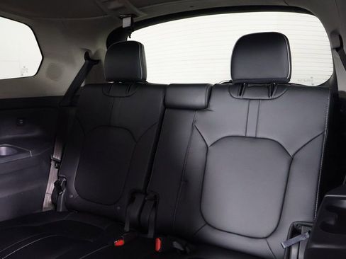 Used 2025 Honda Pilot Elite image 12