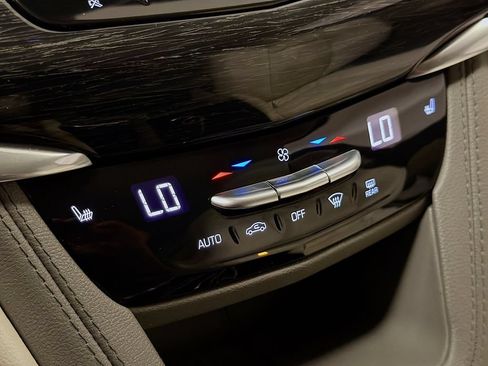 Used 2021 Cadillac XT6 Premium Luxury w/ LPO, Floor Liner Package AWD/4WD image 18