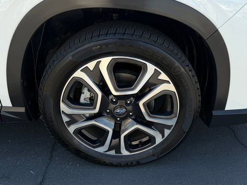 Used 2023 Subaru Ascent Limited AWD/4WD image 9