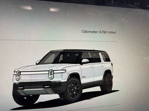 Used 2023 Rivian R1S Adventure Dual AWD/4WD image 6