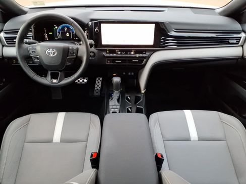 Used 2025 Toyota Camry SE w/ Multimedia Upgrade Package FWD image 10