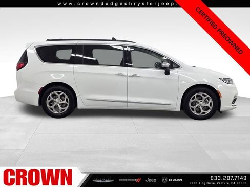 Certified 2023 Chrysler Pacifica Limited image 8