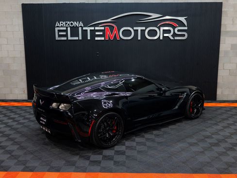 Used 2019 Chevrolet Corvette Z06 w/ Z07 Performance Package RWD image 22
