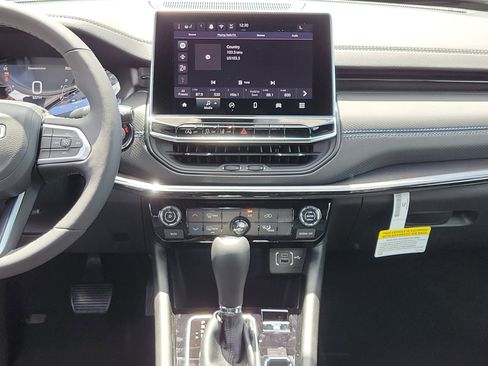 New 2026 Jeep Compass Latitude image 15