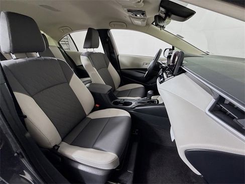 Certified 2025 Toyota Corolla LE image 24
