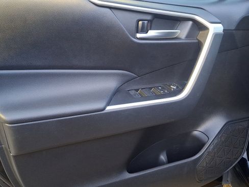 Used 2023 Toyota RAV4 XLE image 12