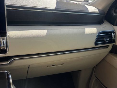 Used 2020 Lincoln Navigator Reserve w/ Equipment Group 201A Reserve AWD/4WD image 10