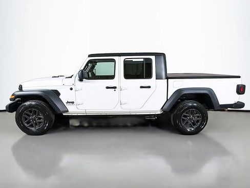 Used 2025 Jeep Gladiator Sport AWD/4WD image 10