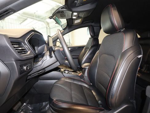 Used 2025 Ford Escape ST-Line Select AWD/4WD image 22