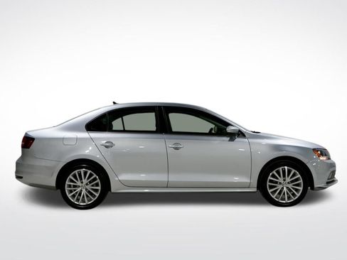Used 2016 Volkswagen Jetta SEL image 11