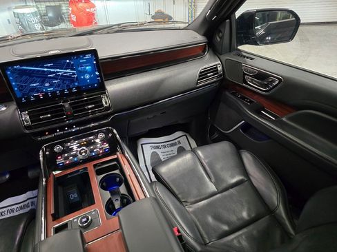 Used 2023 Lincoln Navigator L Reserve AWD/4WD image 42