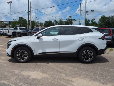 Used 2025 Kia Sportage LX FWD image 8