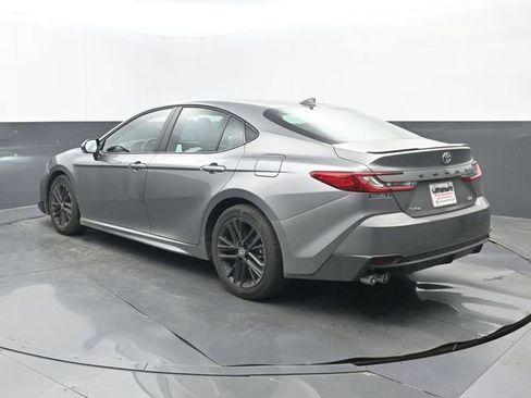 Used 2026 Toyota Camry SE image 3