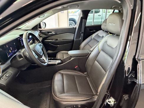 Used 2025 Chevrolet Trax ACTIV w/ Driver Confidence Package FWD image 10