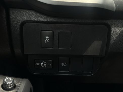 Used 2023 Toyota Tacoma SR AWD/4WD image 21