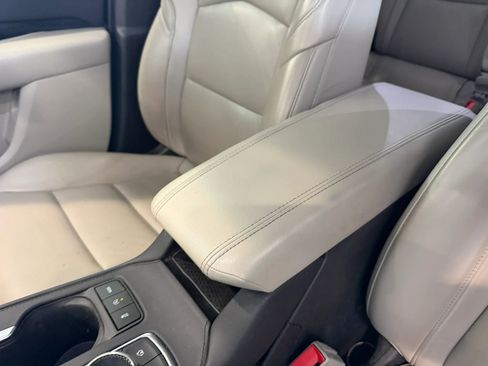 Used 2020 Cadillac XT4 Premium Luxury FWD image 15
