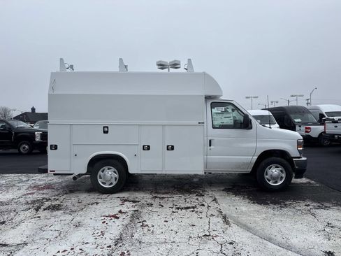 New 2026 Ford E-350 and Econoline 350 Super Duty w/ Power Equipment Group image 2