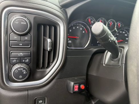 Used 2022 Chevrolet Silverado 2500 LT AWD/4WD image 31