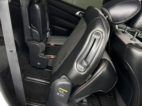 Used 2020 Nissan Pathfinder SL image 35