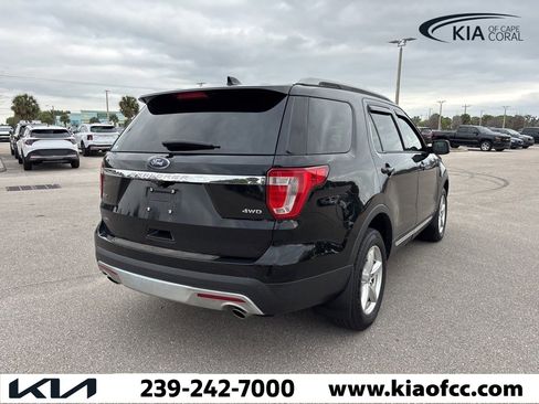 Used 2016 Ford Explorer XLT w/ Equipment Group 202A image 6