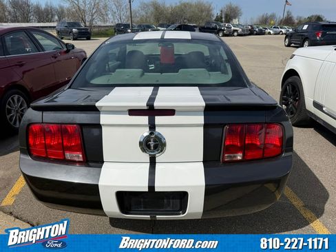 Used 2007 Ford Mustang Deluxe image 5