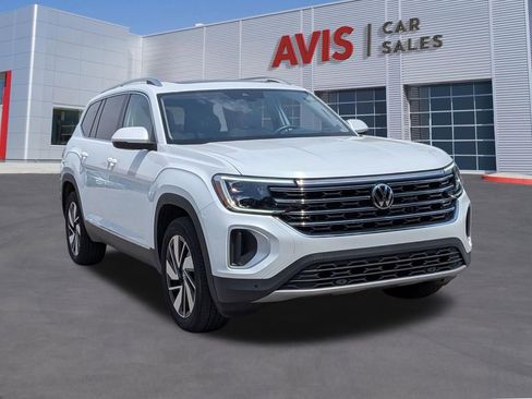 Used 2025 Volkswagen Atlas SEL AWD/4WD image 3