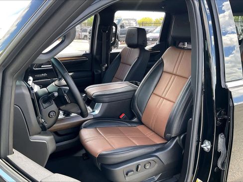 Used 2024 Chevrolet Silverado 1500 High Country w/ Technology Package image 8