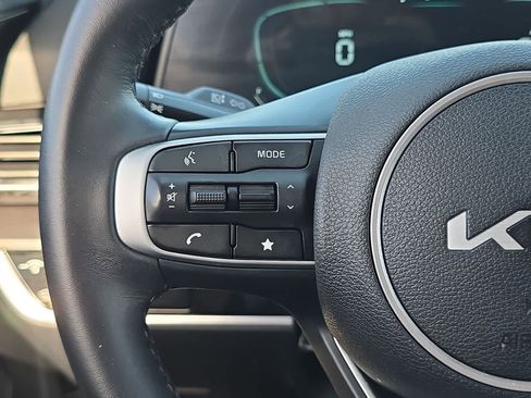 Used 2025 Kia Sportage EX w/ Premium Package FWD image 28