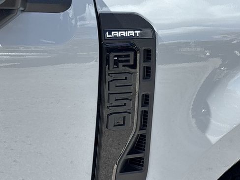 Used 2026 Ford F250 Lariat w/ Black Appearance Package image 8