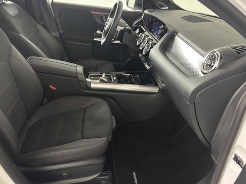 Used 2025 Mercedes-Benz GLA 250 4MATIC image 15