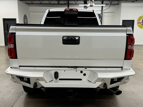Used 2018 GMC Sierra 2500 Denali image 12