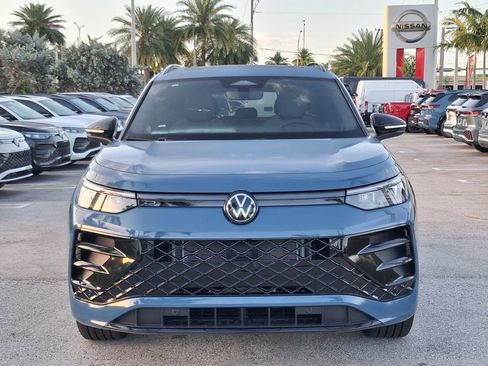 New 2026 Volkswagen Tiguan SE R-Line FWD image 2
