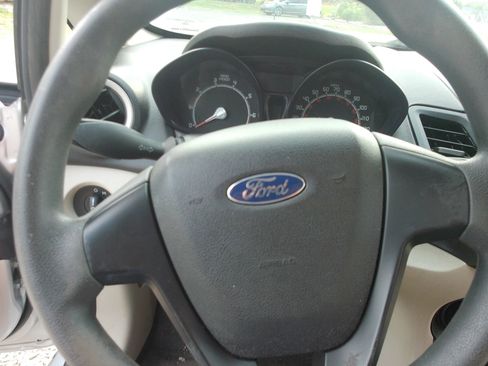 Used 2012 Ford Fiesta S FWD image 16
