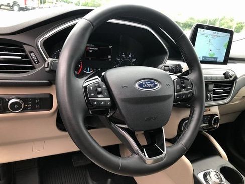 Used 2022 Ford Escape SEL AWD/4WD image 5