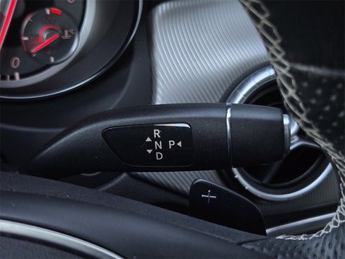 Used 2015 Mercedes-Benz CLA 250 image 24