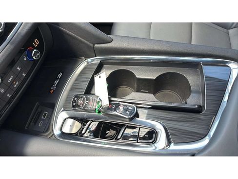 Used 2023 Buick Enclave Essence AWD/4WD image 24
