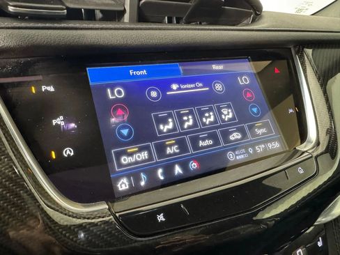 Used 2024 Cadillac XT6 Sport w/ LPO, ONYX Package image 19