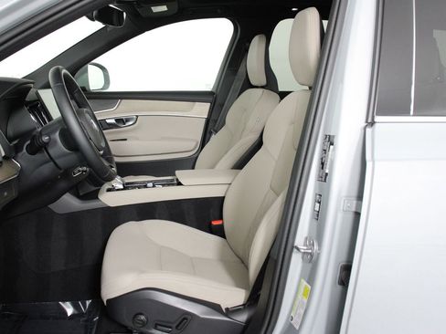 Certified 2026 Volvo XC90 B6 Core image 31