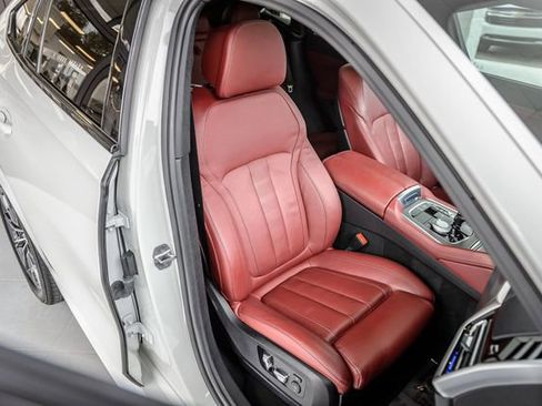 Used 2022 BMW X6 xDrive40i w/ M Sport Package image 42