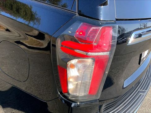 Used 2022 Chevrolet Tahoe Premier w/ Premium Package image 27