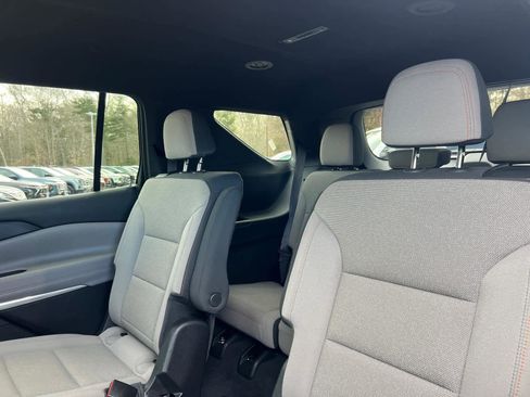 Certified 2025 Chevrolet Traverse LT image 30