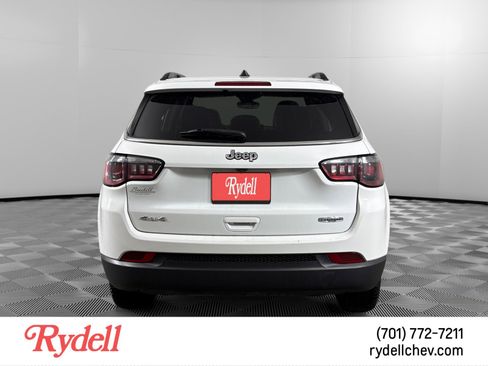 Used 2024 Jeep Compass Latitude image 4