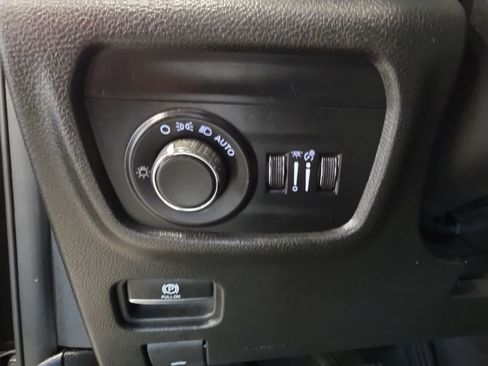 Used 2024 Jeep Grand Cherokee L Laredo AWD/4WD image 23