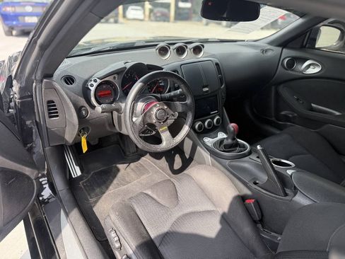 Used 2016 Nissan 370Z Coupe RWD image 17