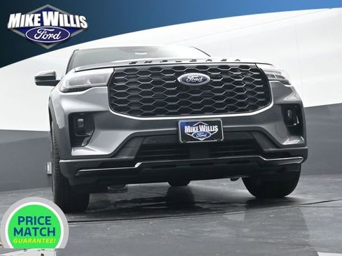 New 2026 Ford Explorer ST-Line w/ ST-Line Street Pack image 18