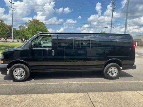 Used 2019 Chevrolet Express 3500 LS RWD image 7
