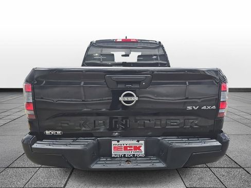 Used 2024 Nissan Frontier SV image 6