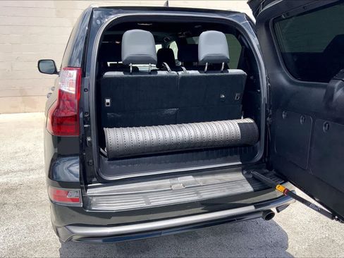 Used 2022 Lexus GX 460 Premium AWD/4WD image 18